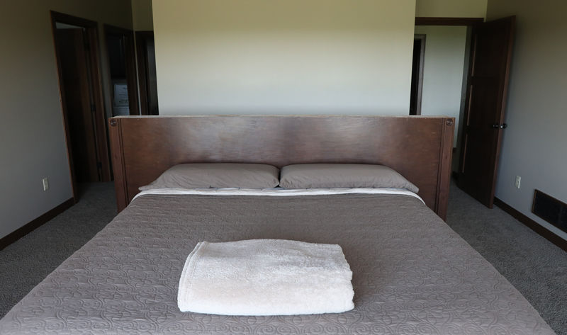20. Master Bedroom.jpg